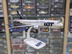 Boeing 737 Max B LOT