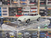 Jaguar E-Type Series 1 1961 (Closed roof)