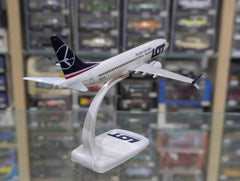 Boeing 737 Max B LOT