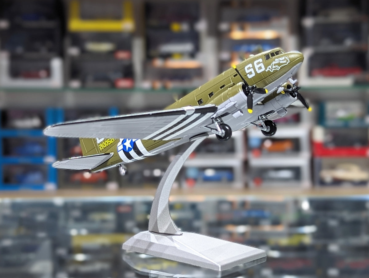 Douglas C-47 Skytrain DC-3 1944