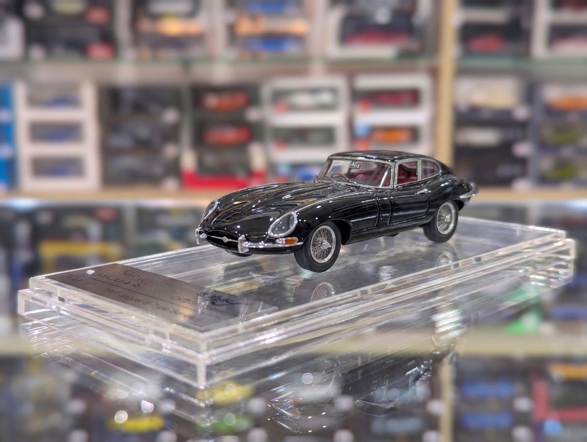 Jaguar E-Type Series 1 1961 (Closed roof)