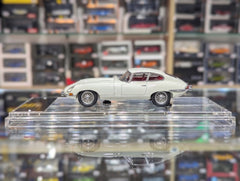 Jaguar E-Type Series 1 1961 (Closed roof)