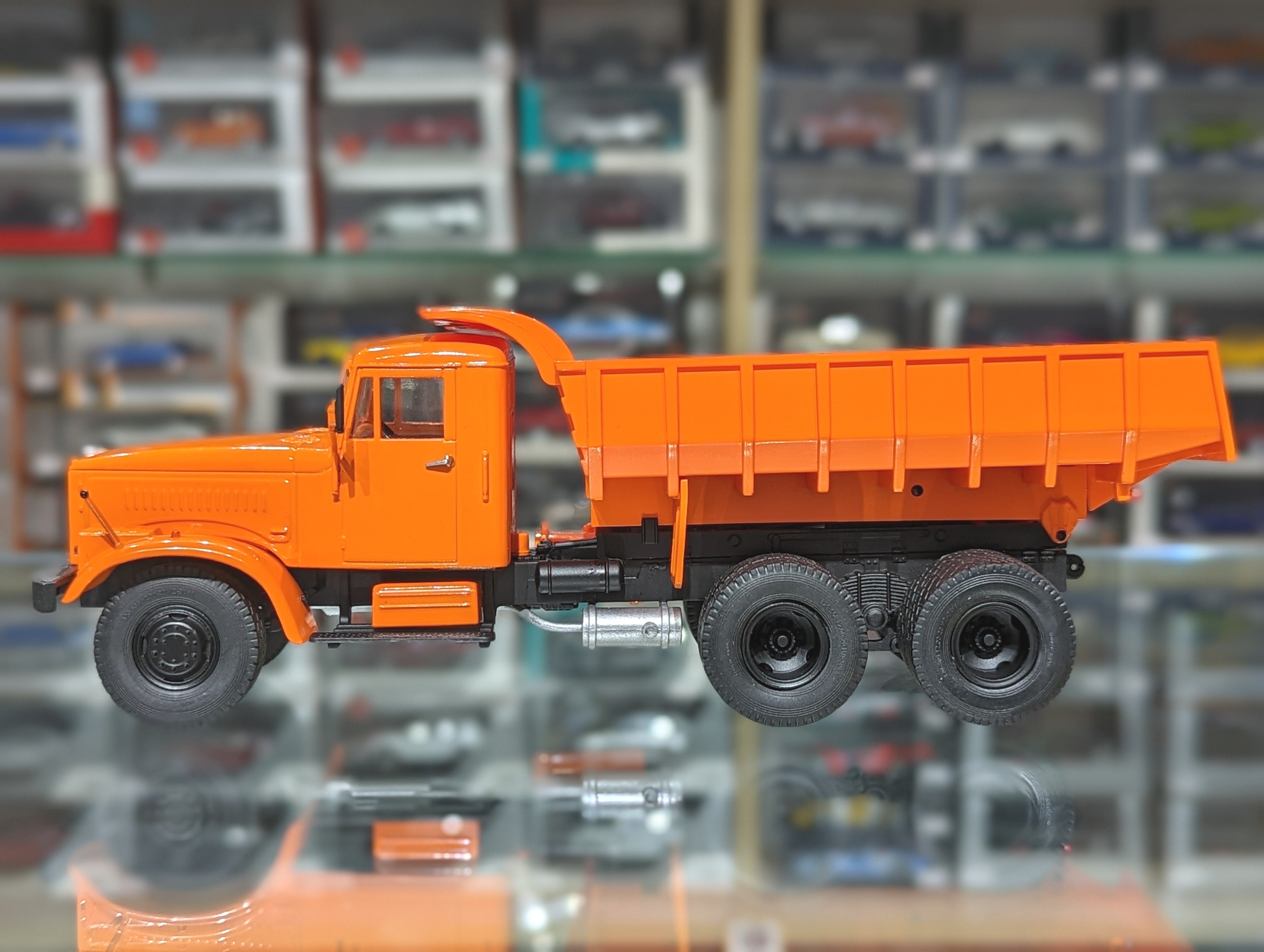 Kraz 256B1
