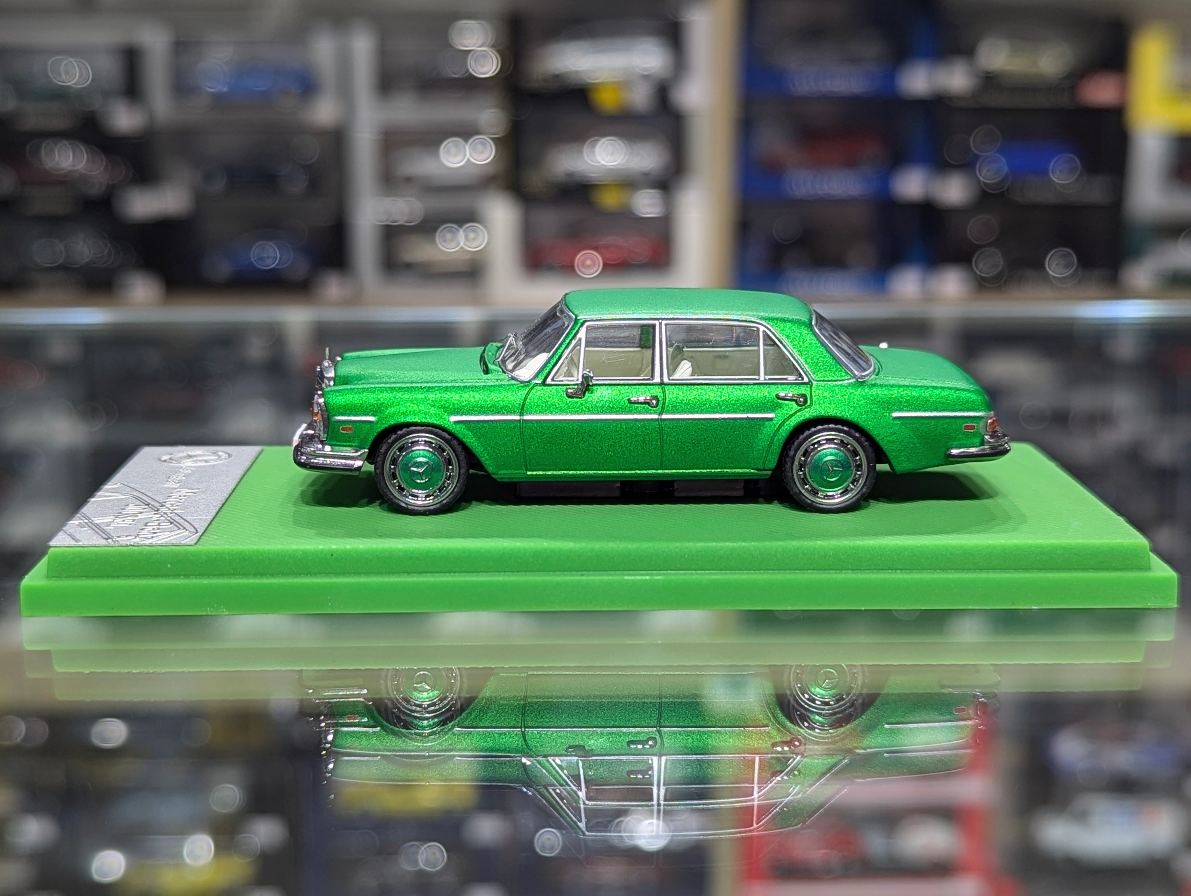 Mercedes-Benz 300SEL