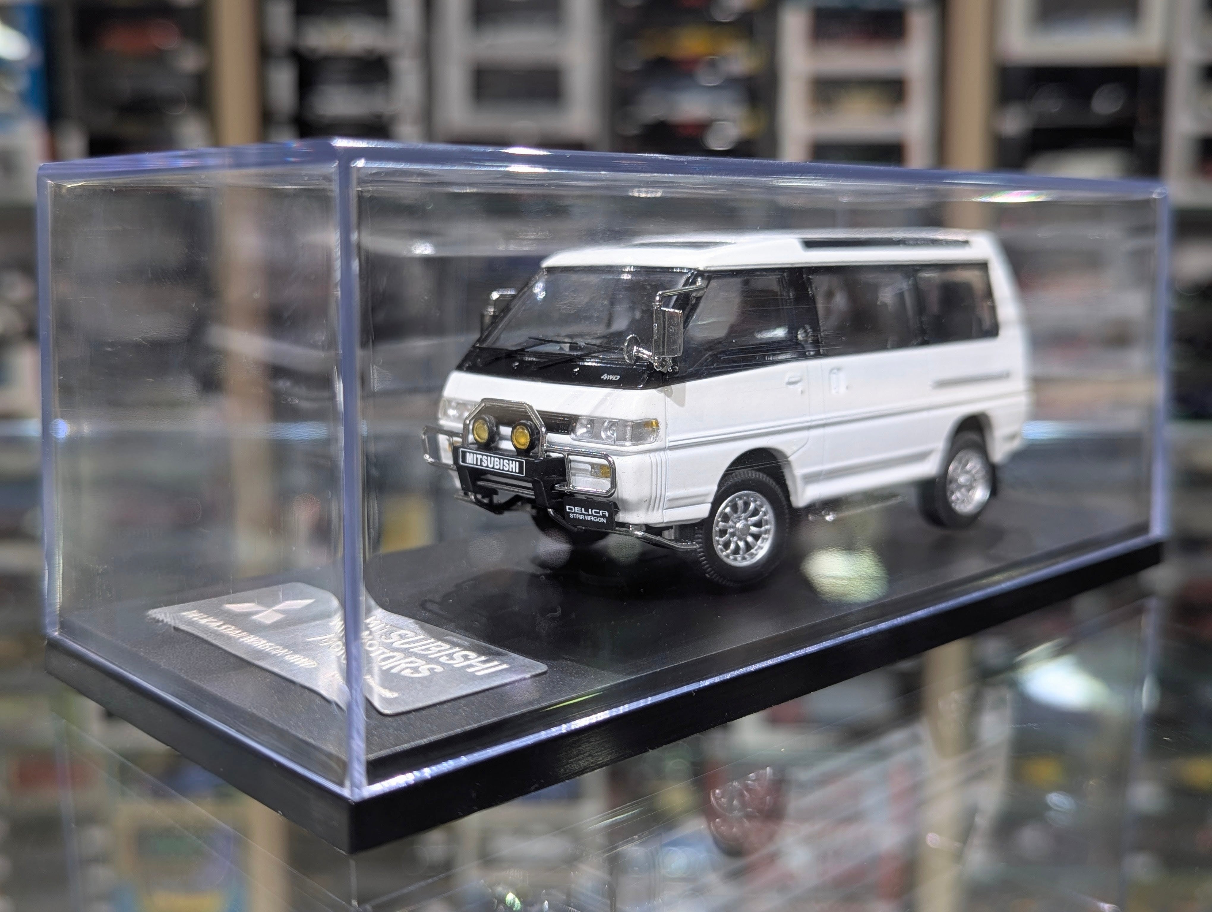 Mitsubishi Delica Star Wagon 4WD 1990-1999