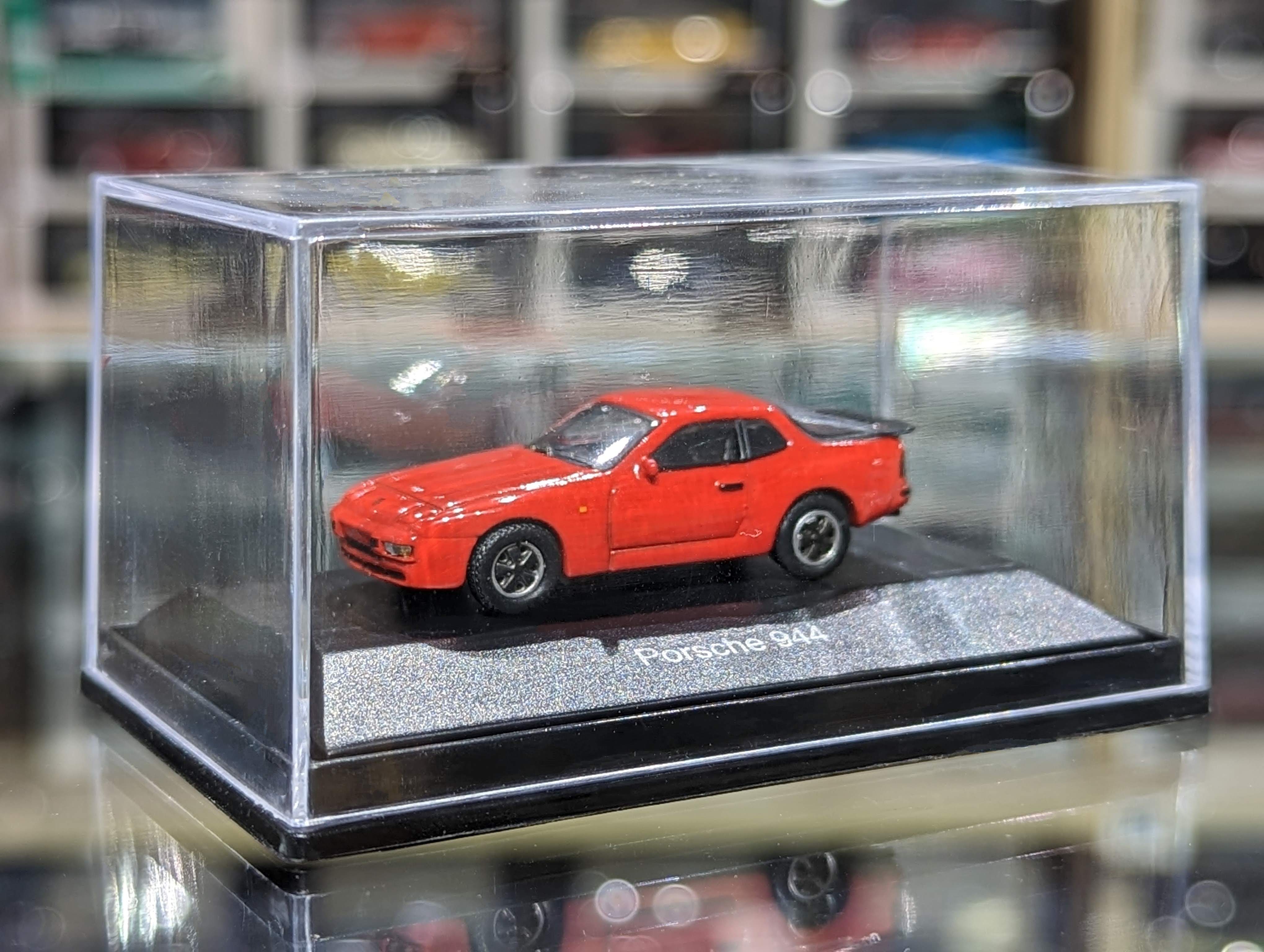 Porsche 944