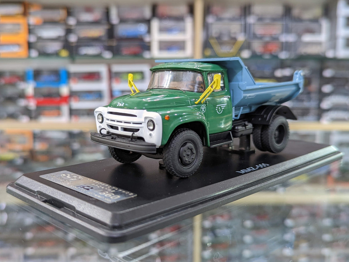Zil MMZ 555